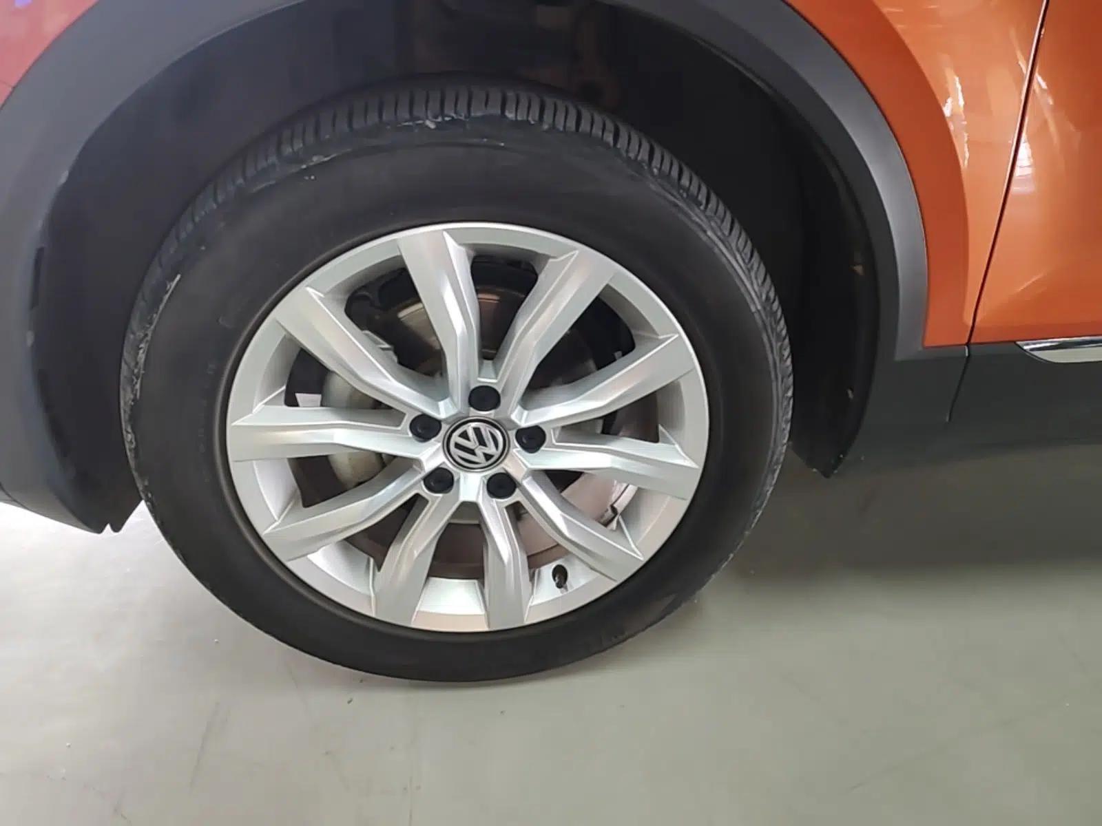 Volkswagen T-ROC 2018 230TSI DSG Two-Wheel Drive Advanced Version China V Standard — миниатюра 10