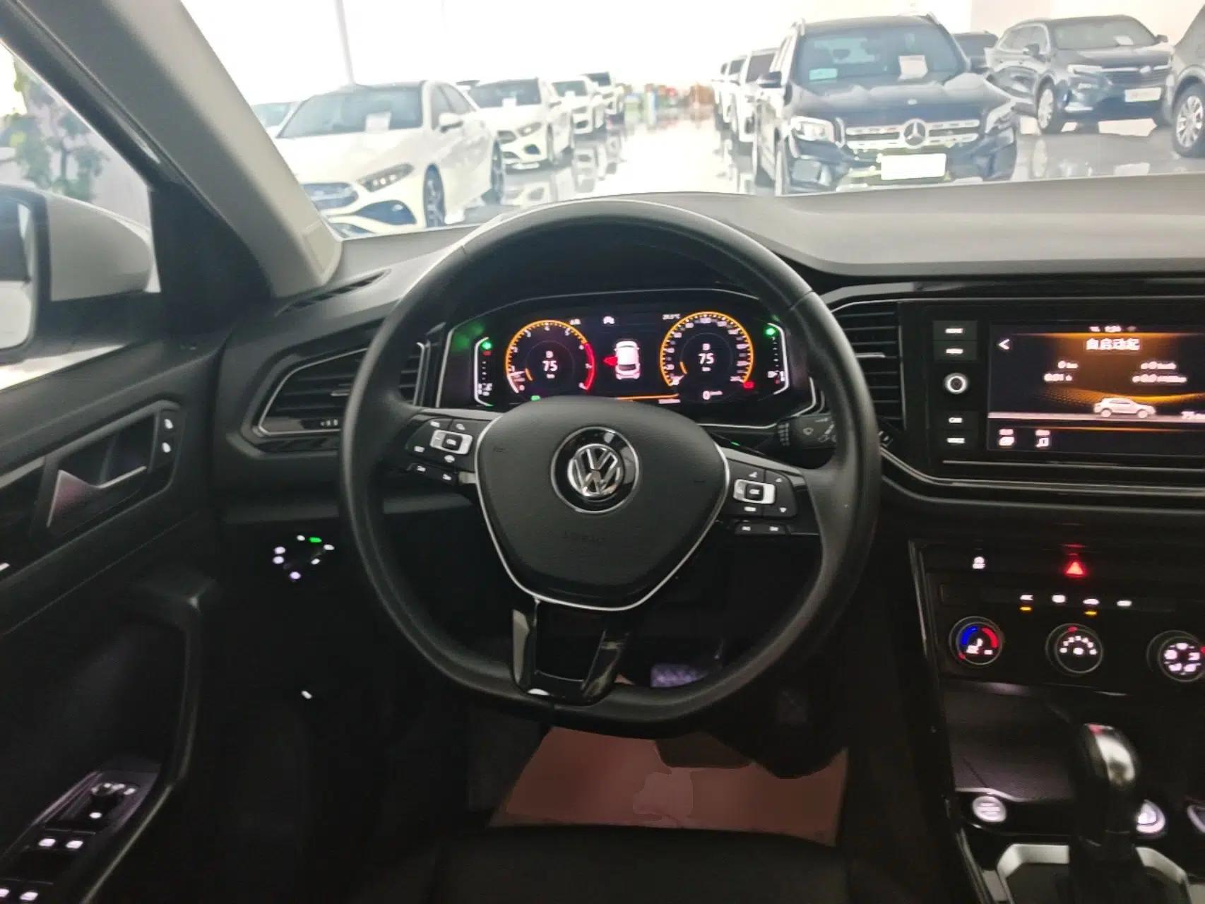 Volkswagen T-ROC 2020 280TSI DSG Two-Wheel Drive Comfort Version — миниатюра 13