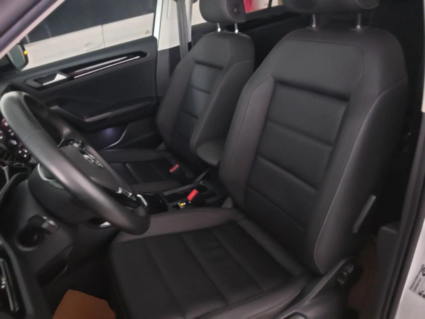 Volkswagen T-ROC 2020 280TSI DSG Two-Wheel Drive Comfort Version — миниатюра 17