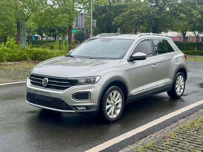Volkswagen T-ROC 2018 230TSI DSG Two-Wheel Drive Advanced Version China V Standard — миниатюра 1