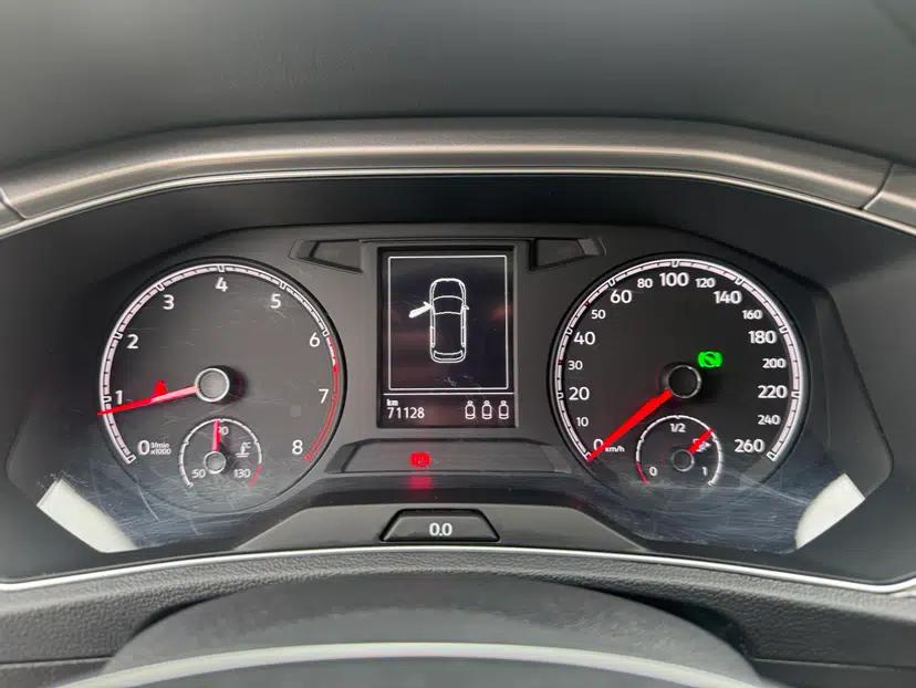Volkswagen T-ROC 2018 230TSI DSG Two-Wheel Drive Advanced Version China V Standard — миниатюра 14