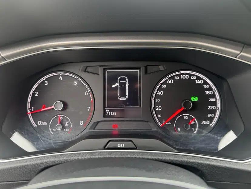 Volkswagen T-ROC 2018 230TSI DSG Two-Wheel Drive Advanced Version China V Standard — миниатюра 24