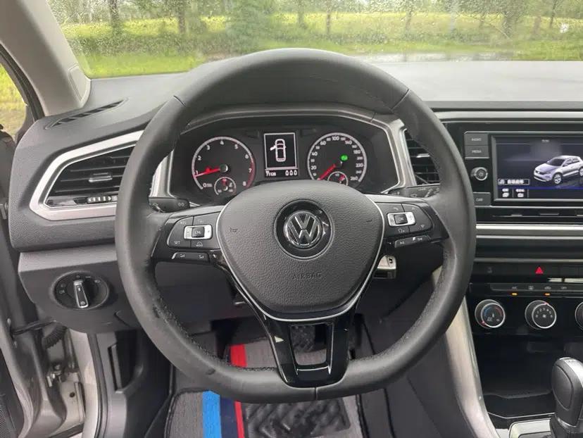 Volkswagen T-ROC 2018 230TSI DSG Two-Wheel Drive Advanced Version China V Standard — миниатюра 25