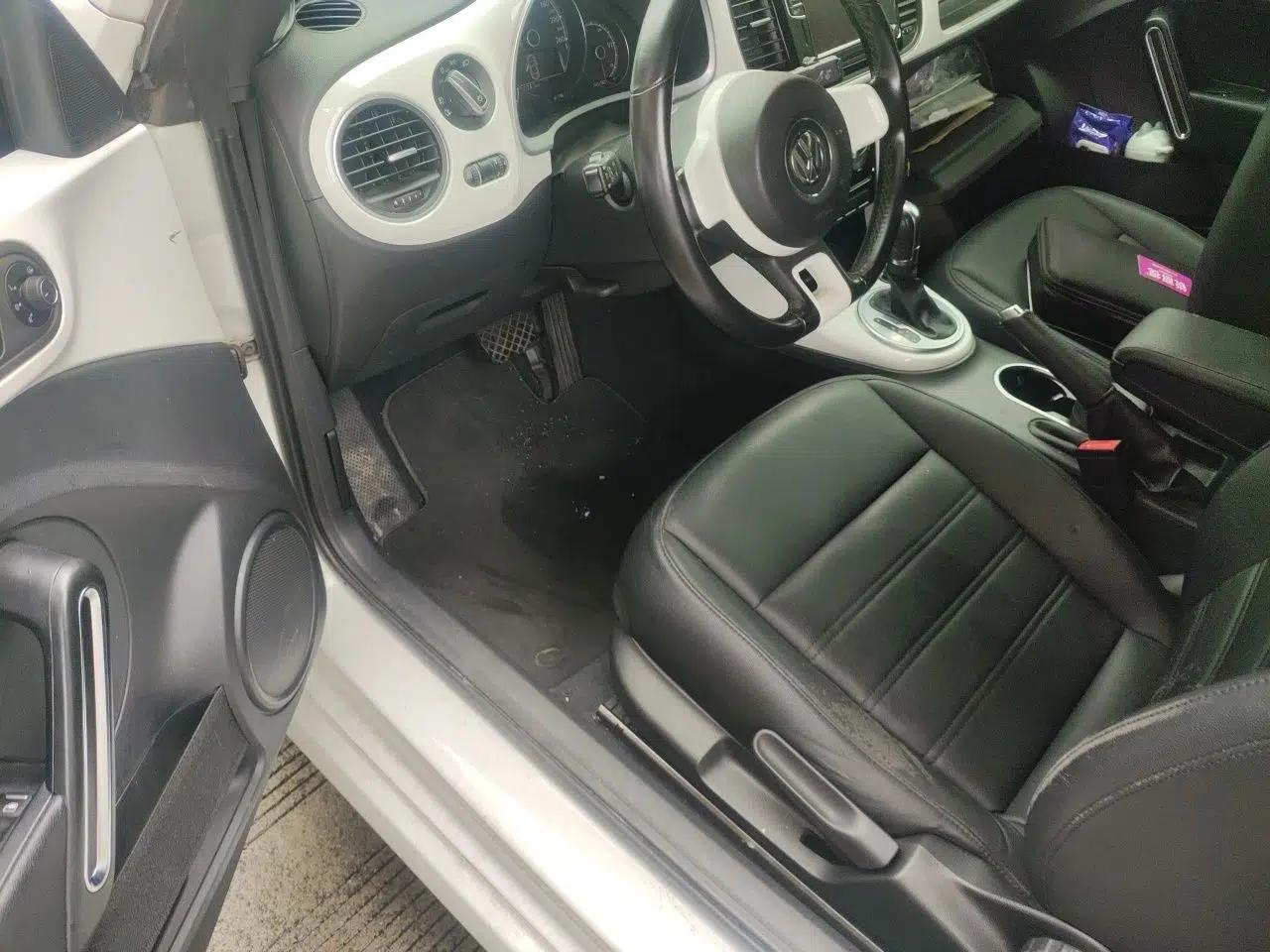 Volkswagen Beetle 2017 180TSI Yile Edition — миниатюра 19
