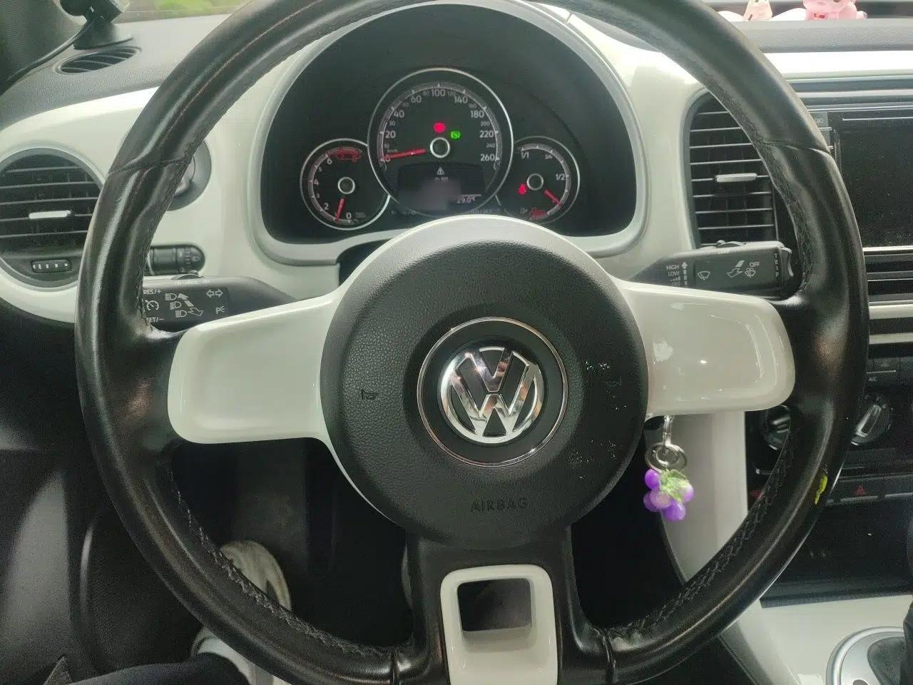 Volkswagen Beetle 2017 180TSI Yile Edition — миниатюра 9