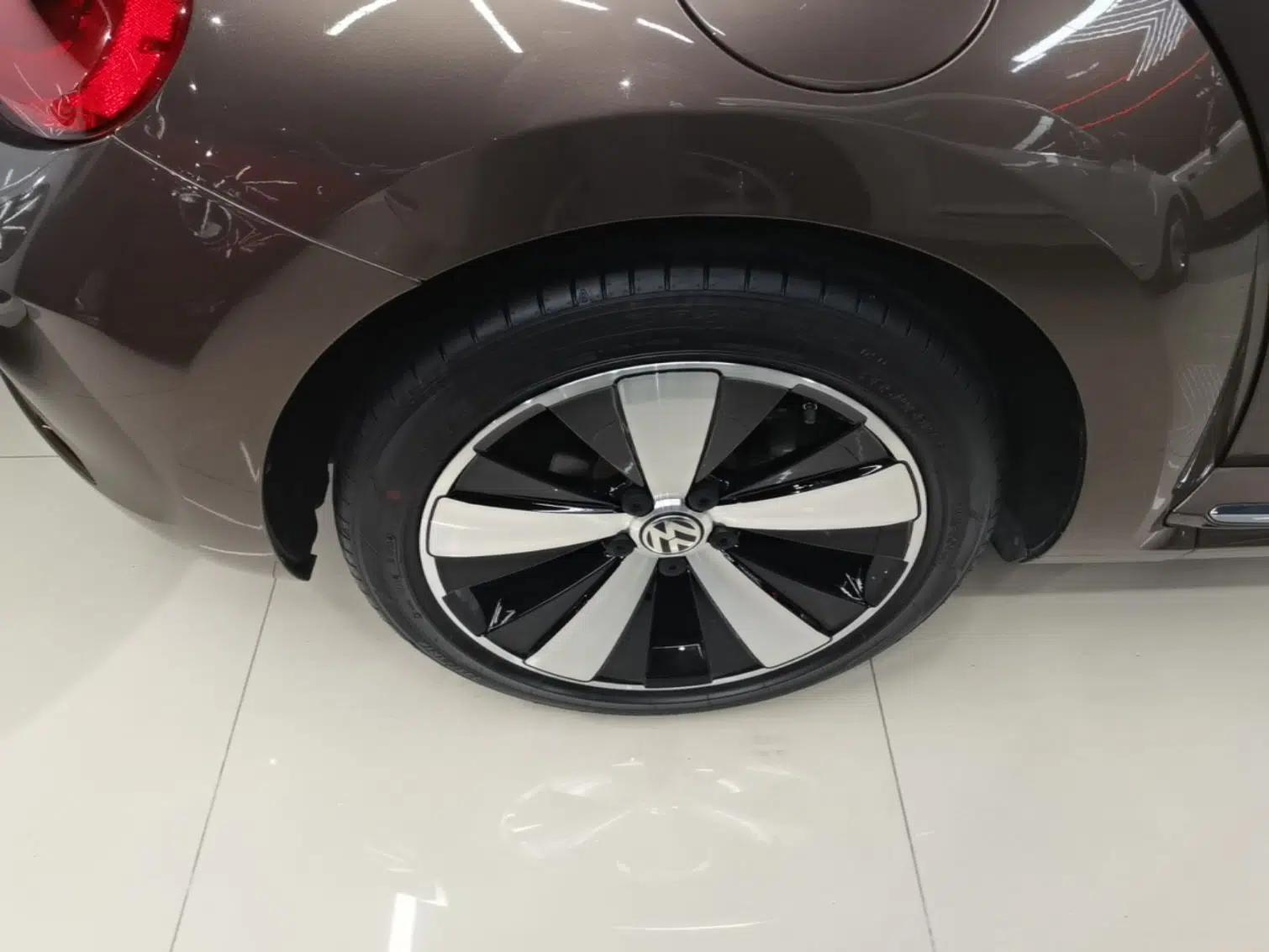 Volkswagen Beetle 2014 1.4TSI R-Line — миниатюра 11