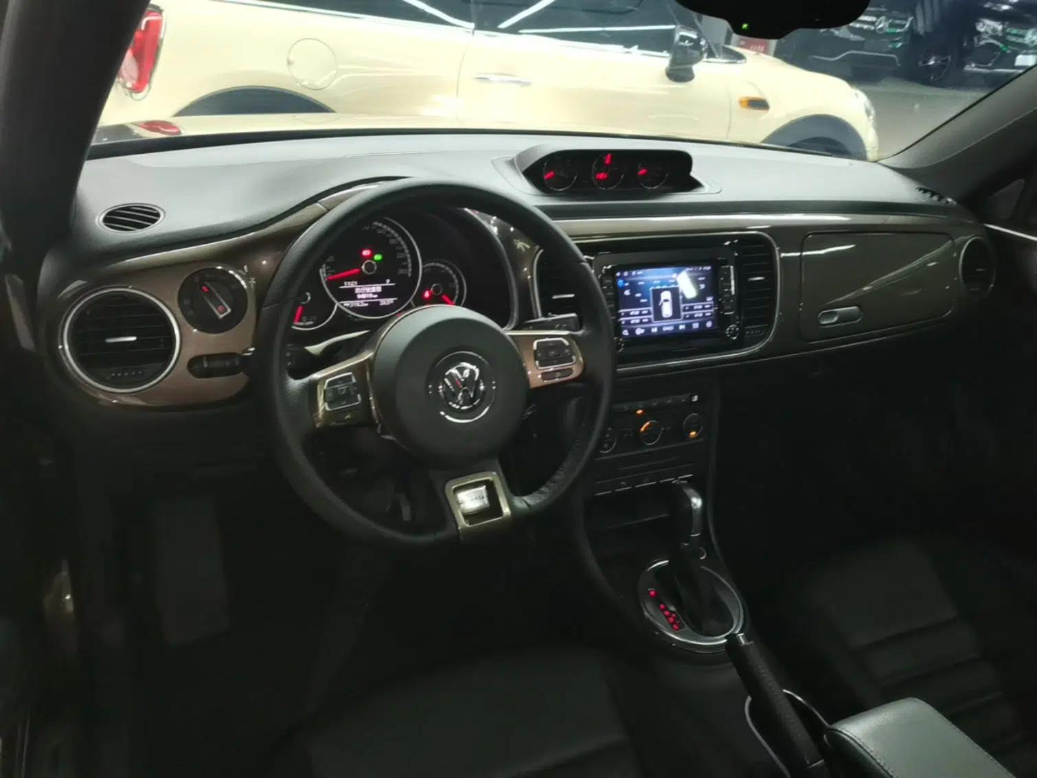 Volkswagen Beetle 2014 1.4TSI R-Line — миниатюра 12