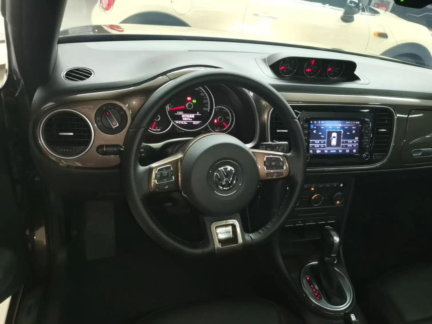 Volkswagen Beetle 2014 1.4TSI R-Line — миниатюра 13