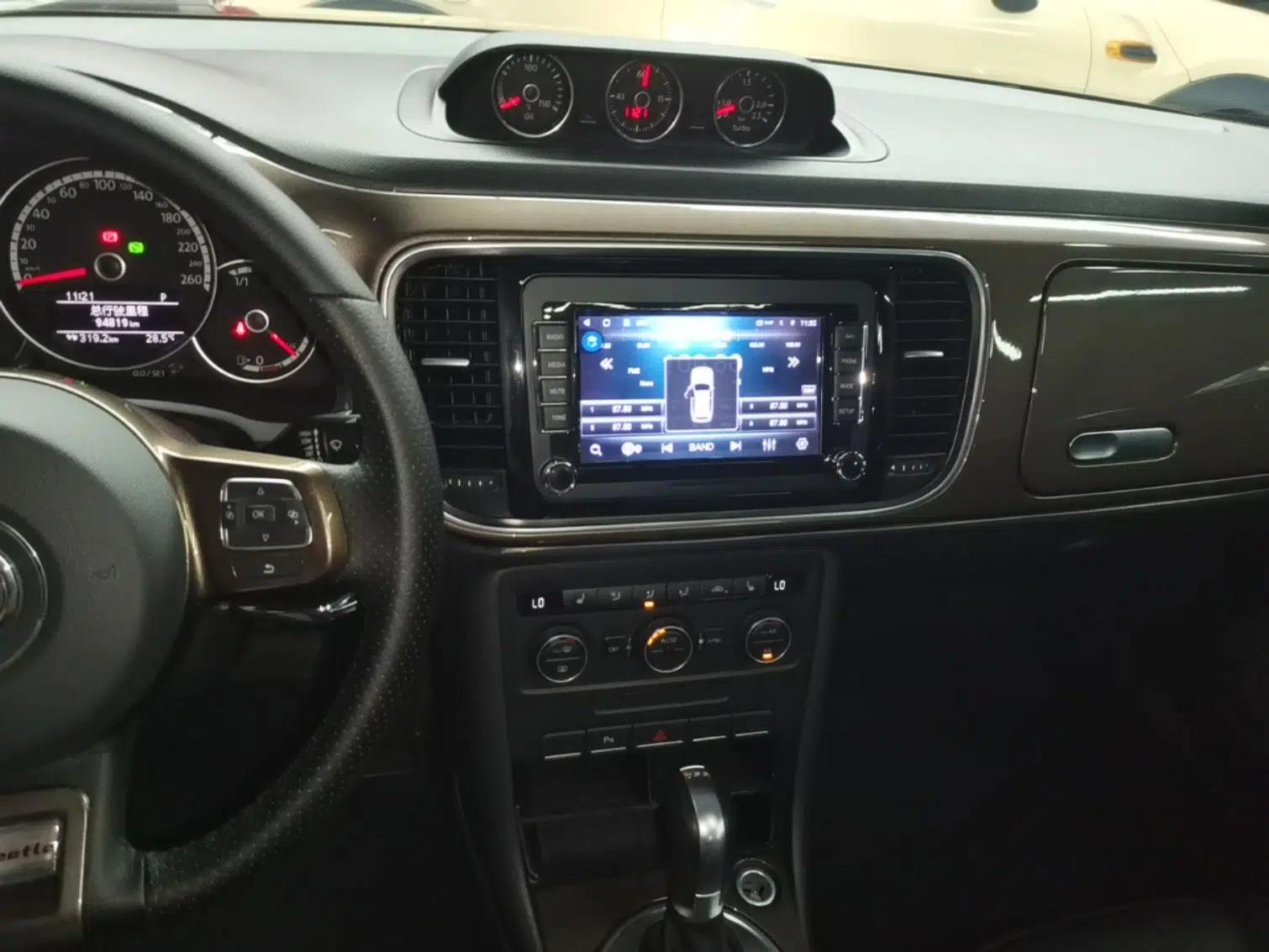 Volkswagen Beetle 2014 1.4TSI R-Line — миниатюра 15
