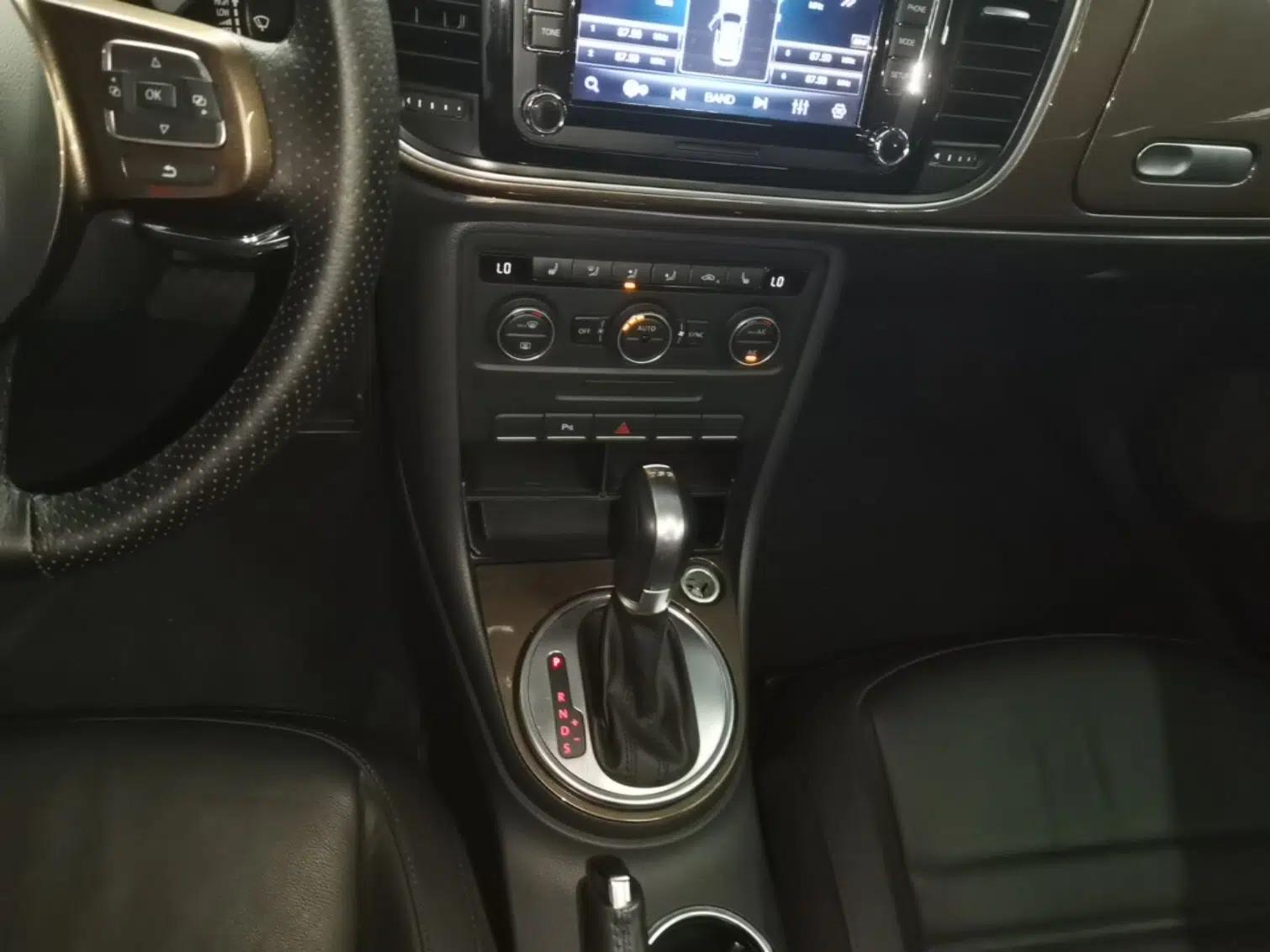 Volkswagen Beetle 2014 1.4TSI R-Line — миниатюра 16