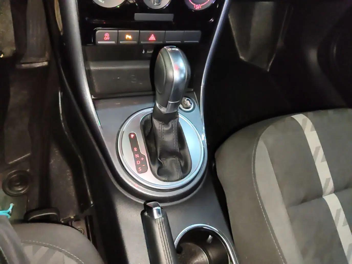 Volkswagen Beetle 2017 180TSI Shangle Edition — миниатюра 16