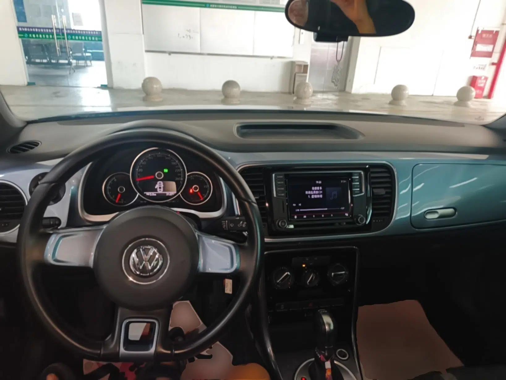 Volkswagen Beetle 2018 180TSI Yile Model — миниатюра 12