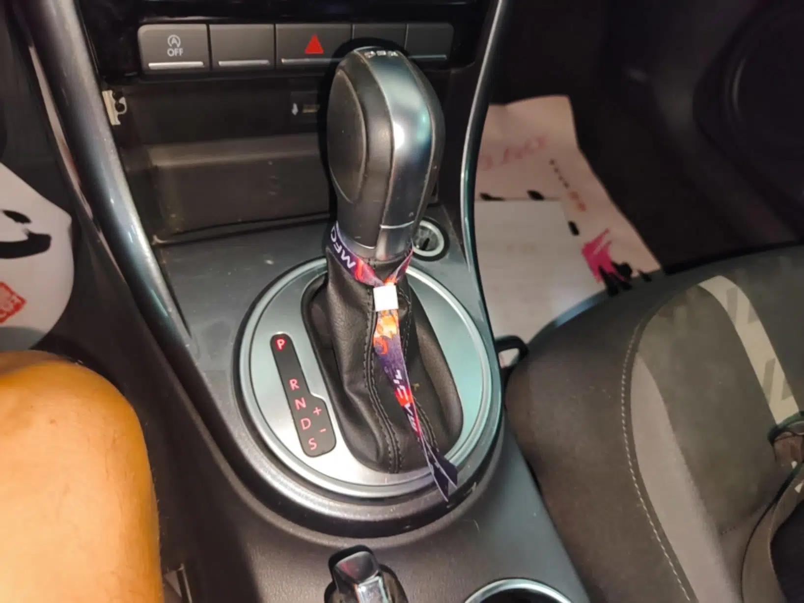 Volkswagen Beetle 2018 180TSI Yile Model — миниатюра 16