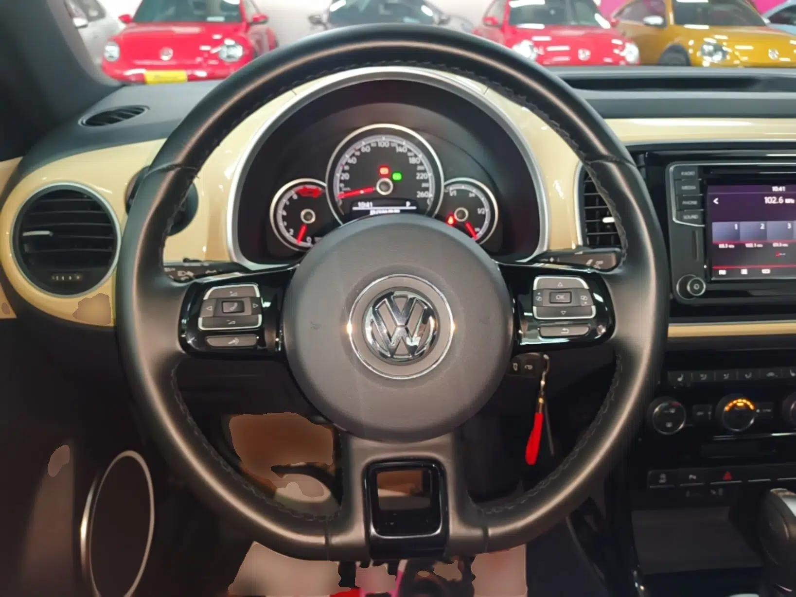 Volkswagen Beetle 2019 180TSI Collector's Edition — миниатюра 13