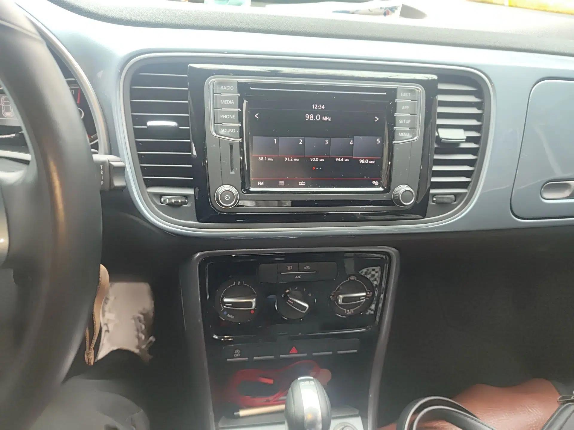 Volkswagen Beetle 2018 180TSI Yile Model — миниатюра 11