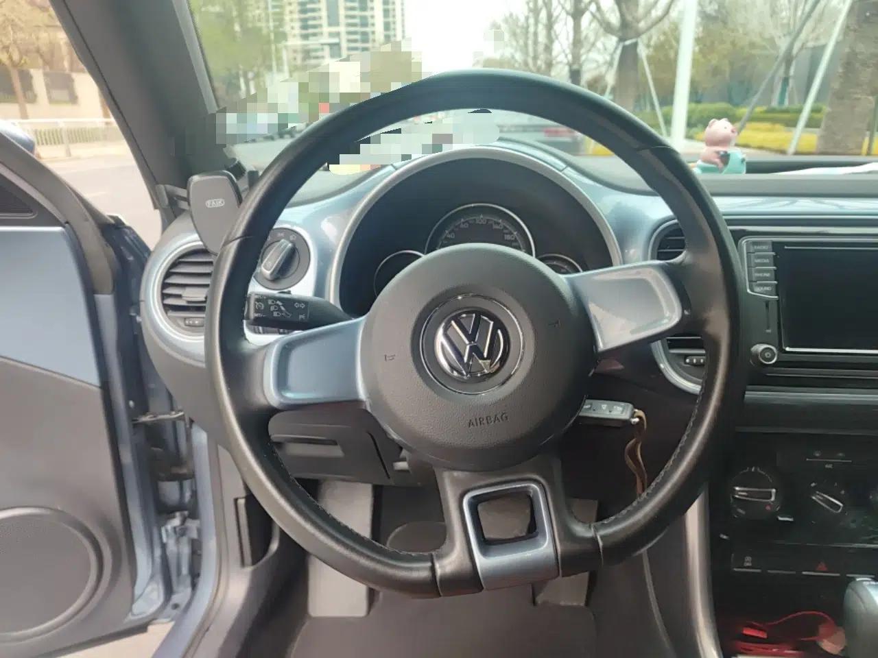 Volkswagen Beetle 2018 180TSI Yile Model — миниатюра 8
