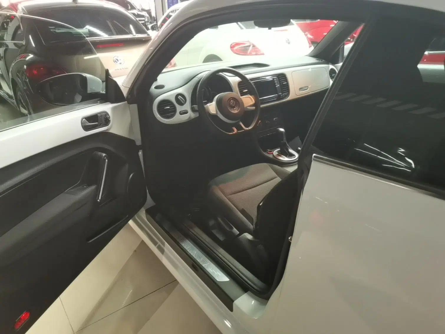 Volkswagen Beetle 2015 180TSI model — миниатюра 17