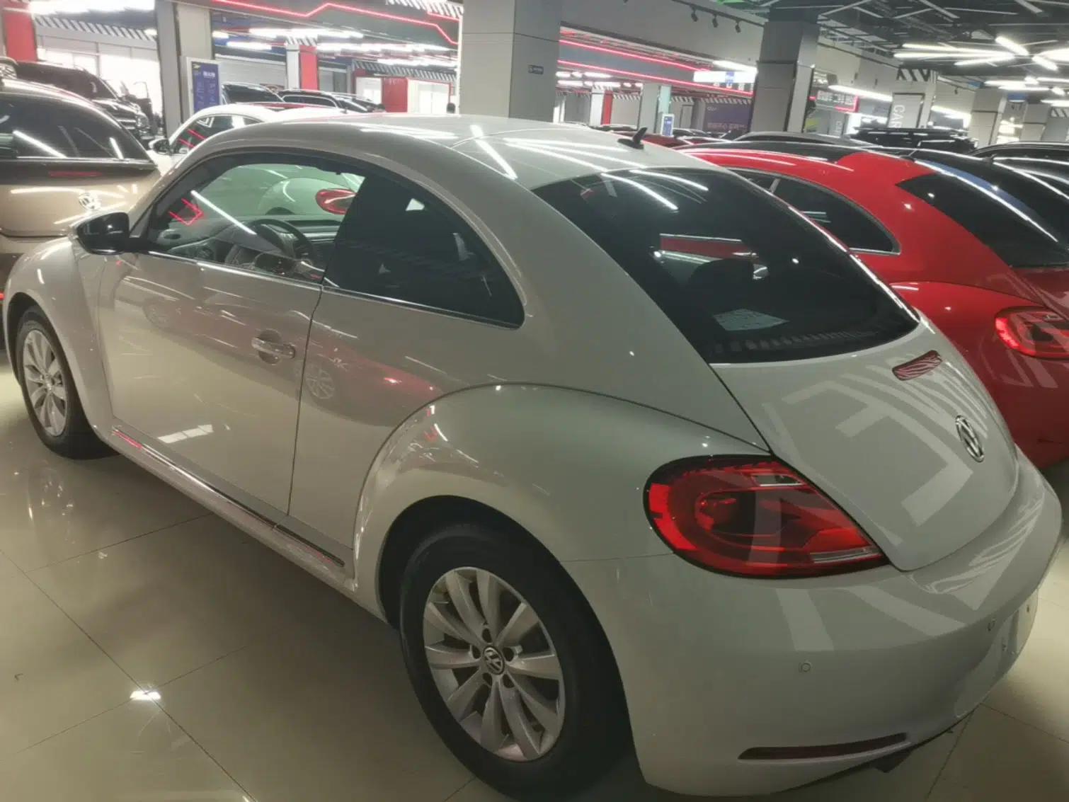 Volkswagen Beetle 2015 180TSI model — миниатюра 4