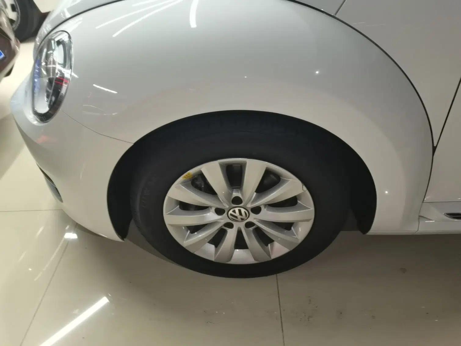 Volkswagen Beetle 2015 180TSI model — миниатюра 10