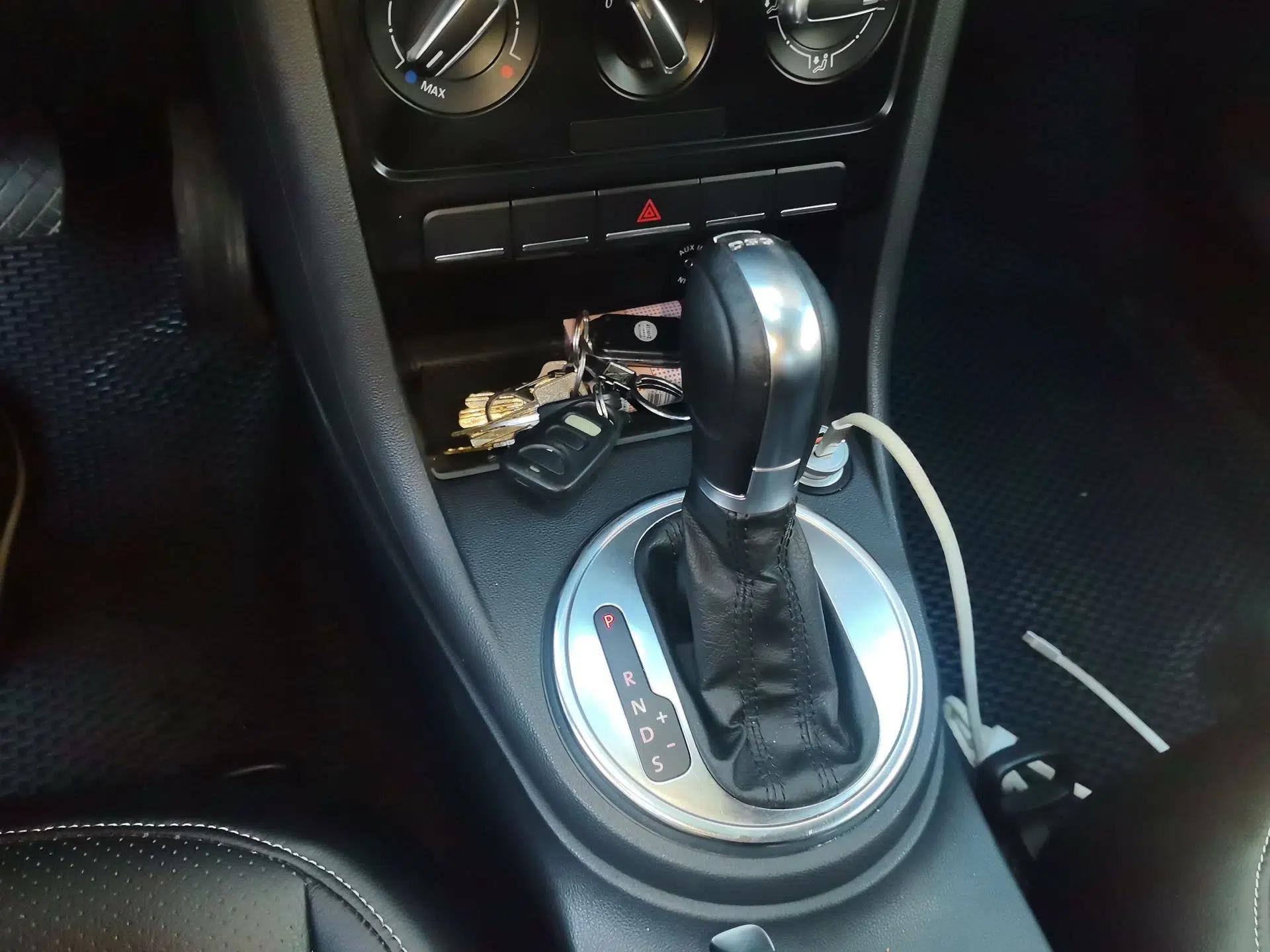 Volkswagen Beetle 2014 1.4TSI Fashion Edition — миниатюра 14