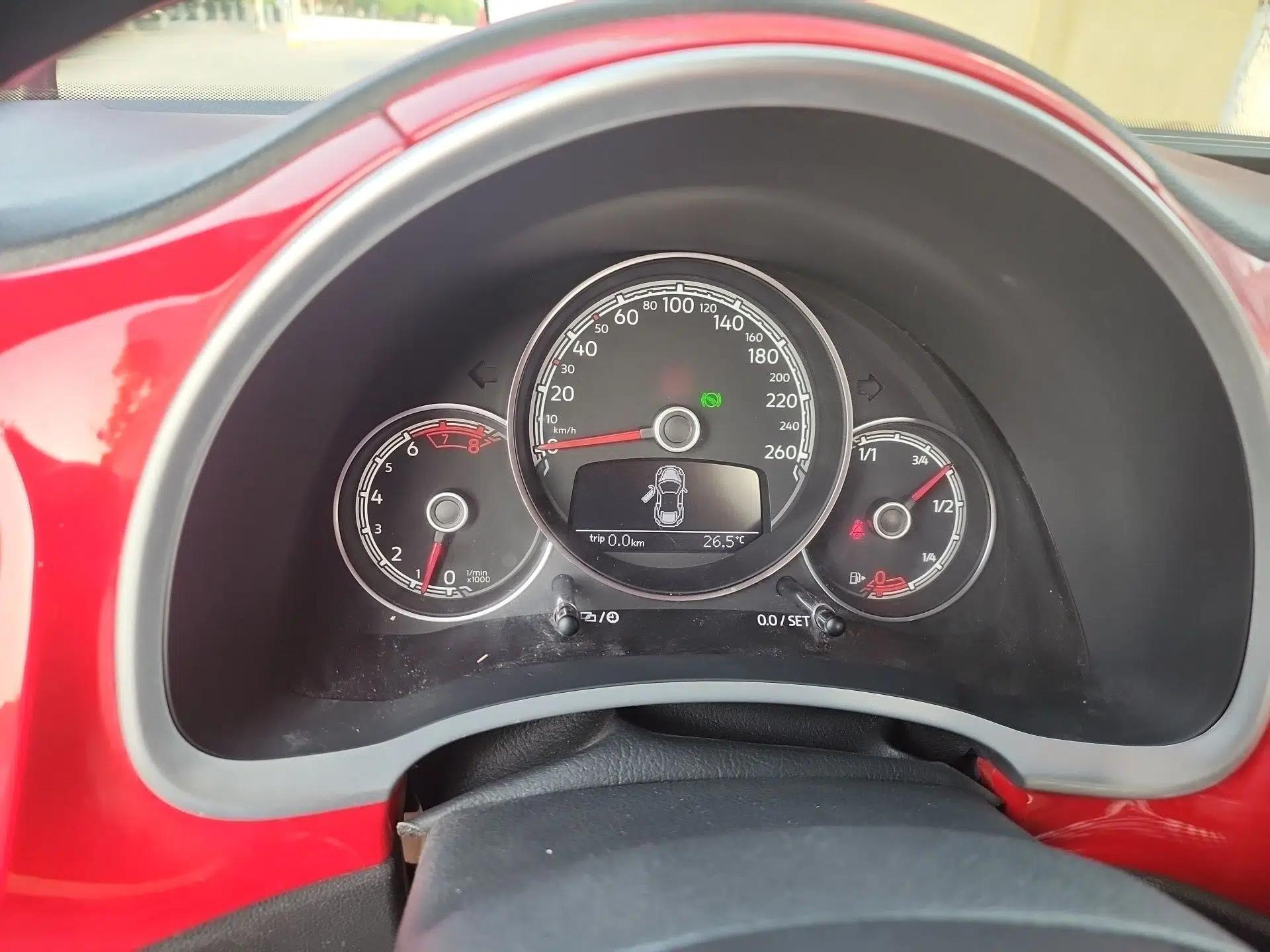 Volkswagen Beetle 2018 180TSI Yile Model — миниатюра 10
