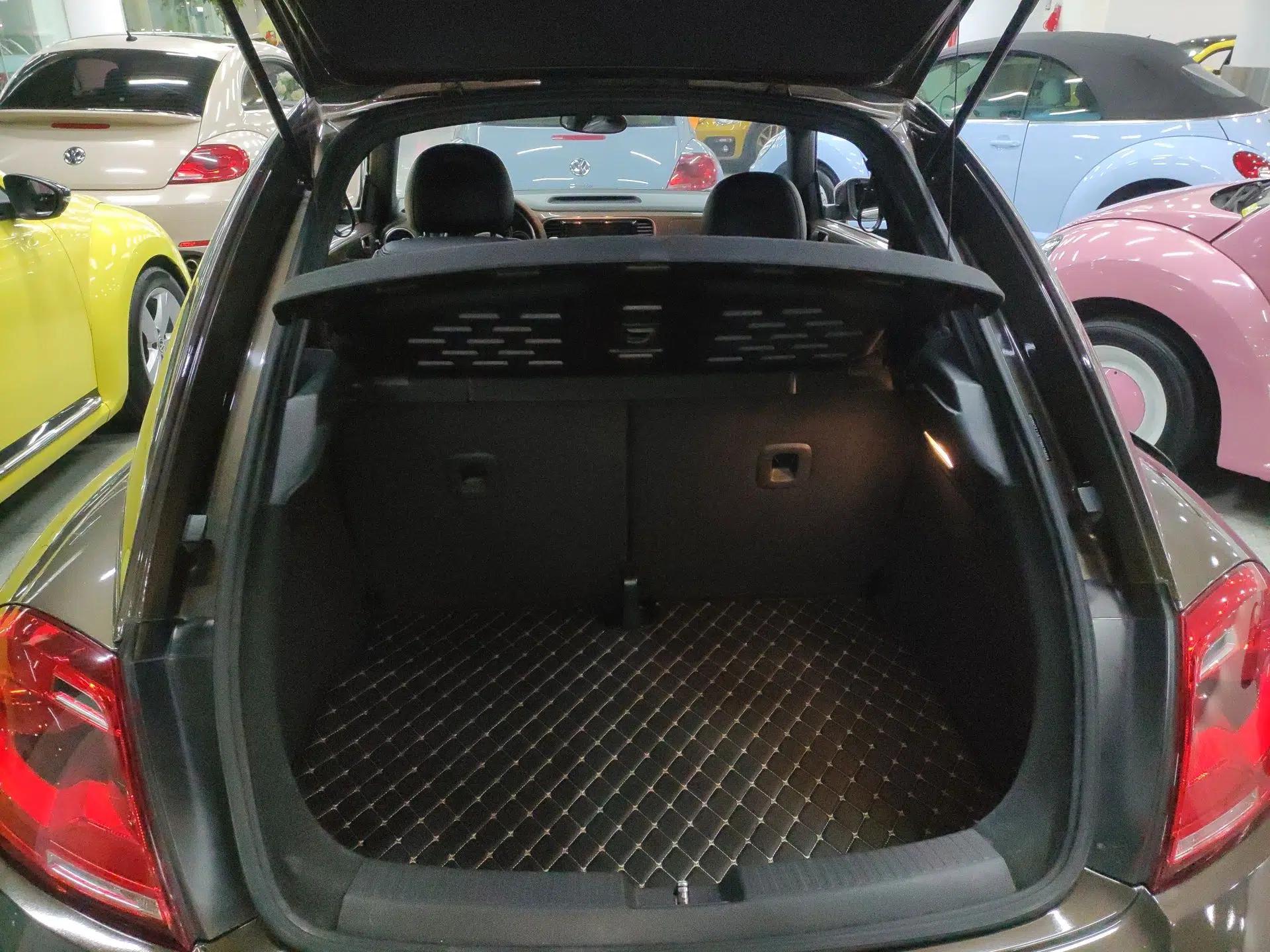 Volkswagen Beetle 2015 180TSI model — миниатюра 19