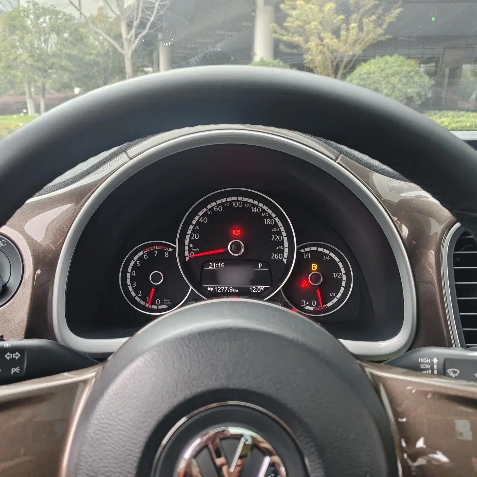 Volkswagen Beetle 2015 180TSI model — миниатюра 22