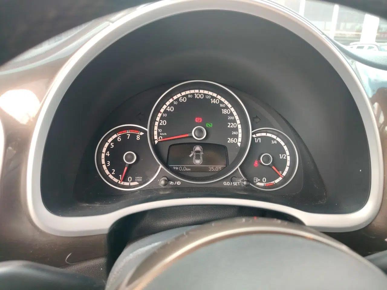 Volkswagen Beetle 2014 1.2TSI Comfort Model — миниатюра 11