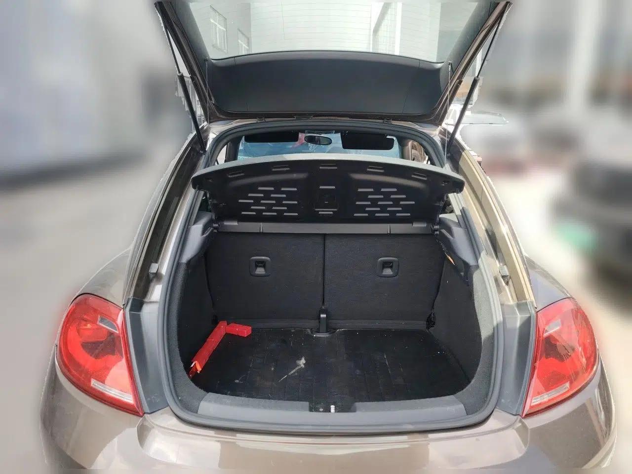 Volkswagen Beetle 2014 1.2TSI Comfort Model — миниатюра 19