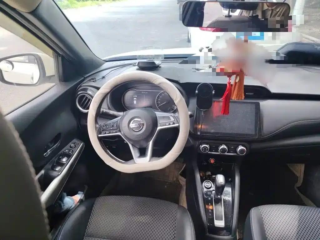 Nissan Kicks 2017 1.5L CVT Smart Edition — миниатюра 3