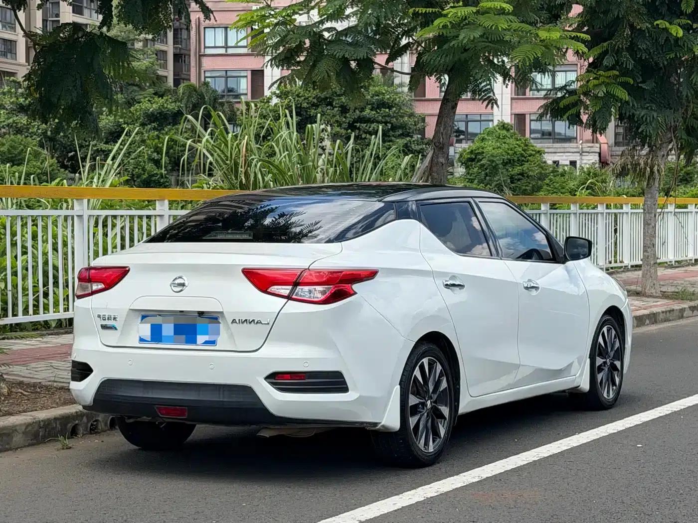Nissan Bluebird 2016 1.6L CVT Smart Edition — миниатюра 5