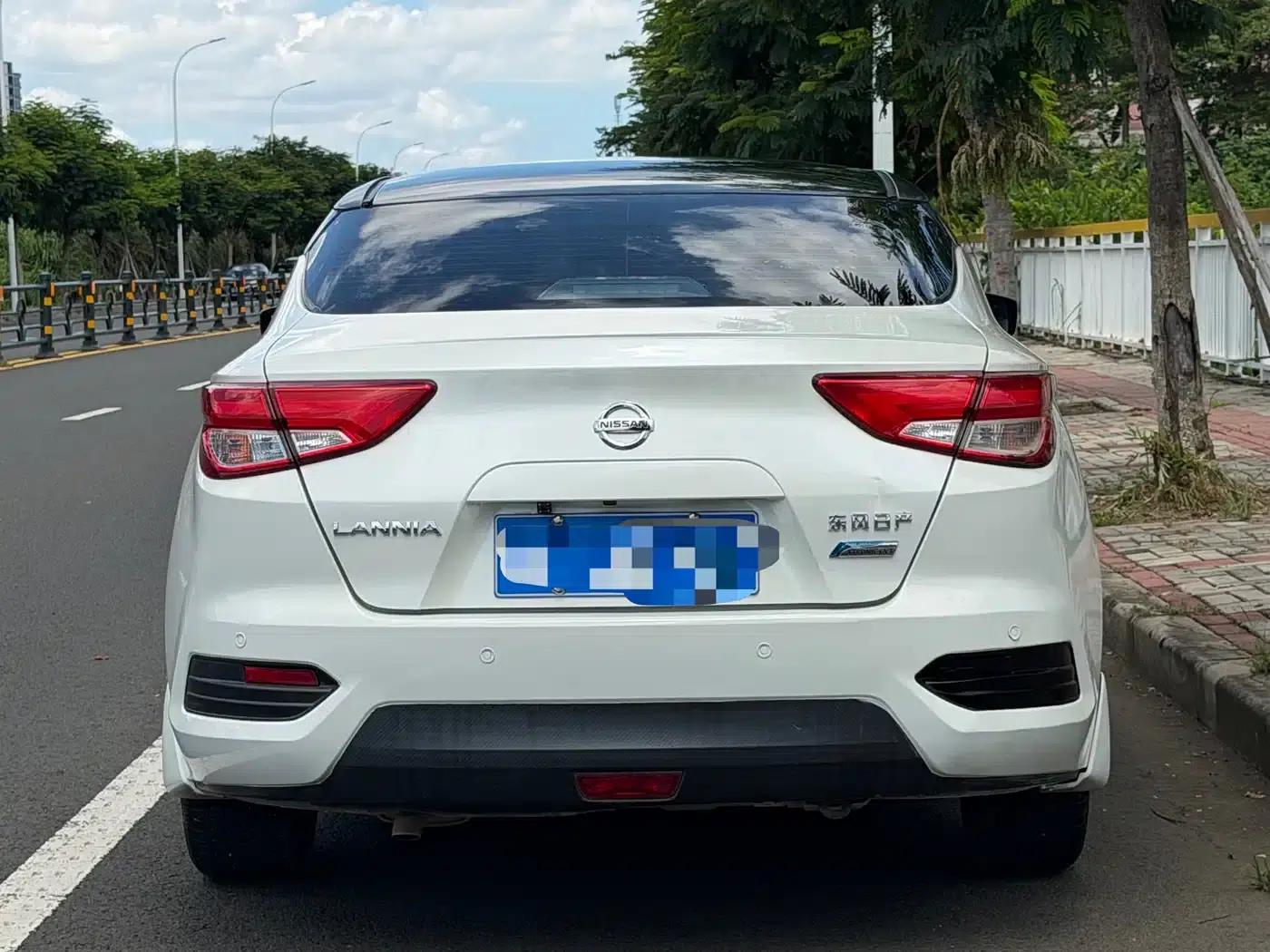 Nissan Bluebird 2016 1.6L CVT Smart Edition — миниатюра 6