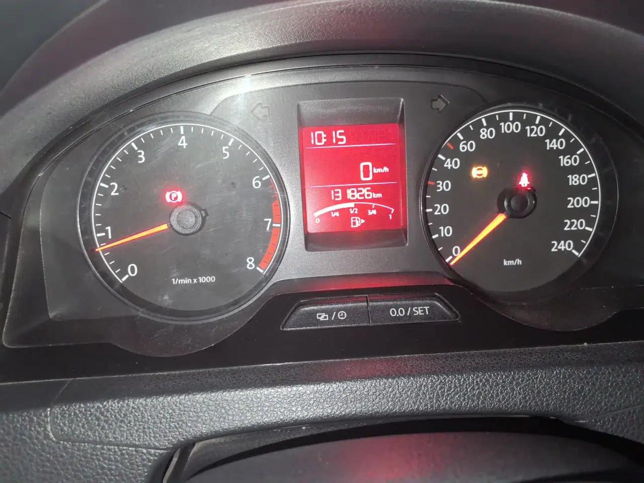 Volkswagen Santana 2015 1.4L Manual Comfort Edition — миниатюра 12