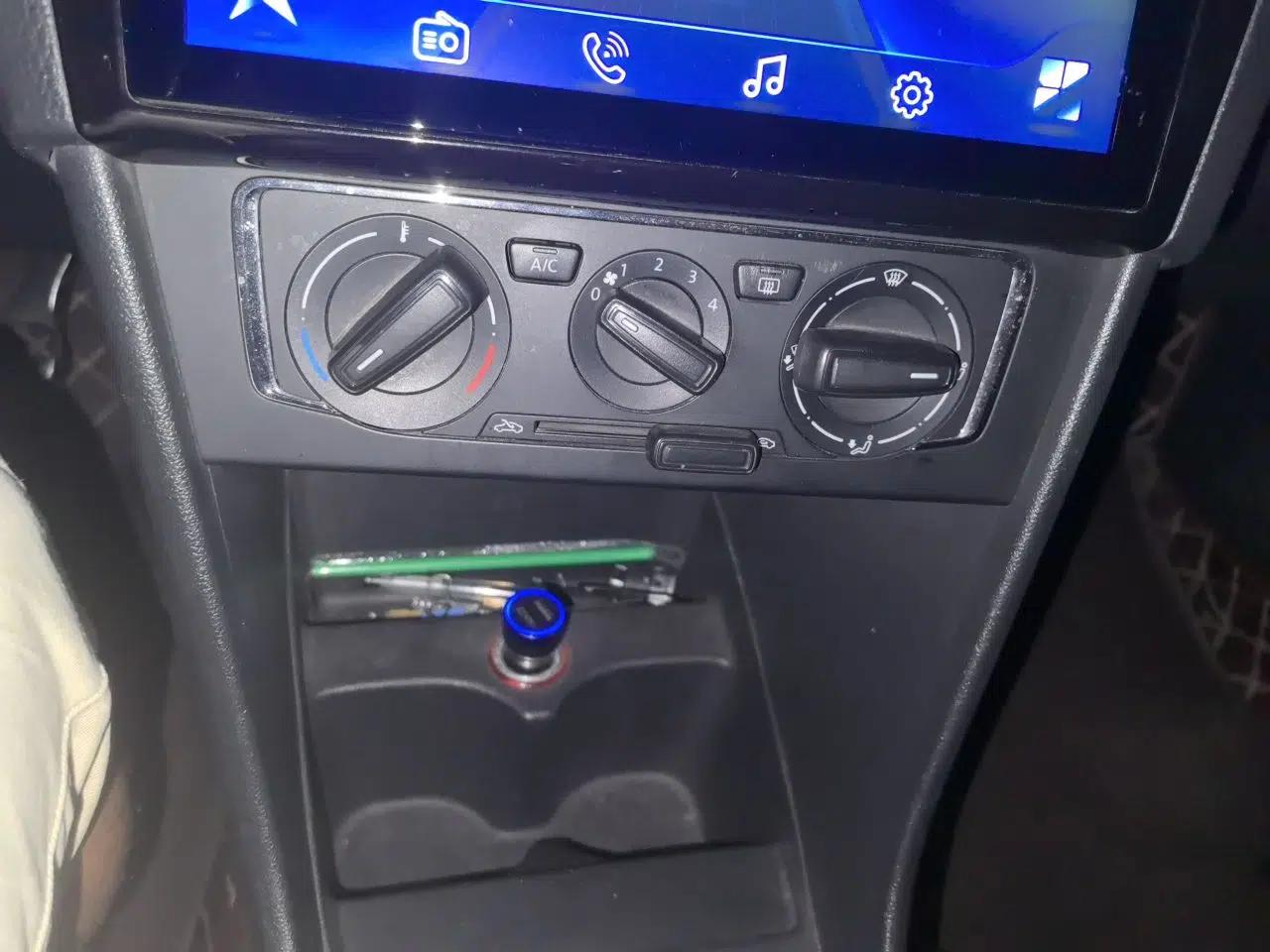 Volkswagen Santana 2015 1.4L Manual Comfort Edition — миниатюра 13