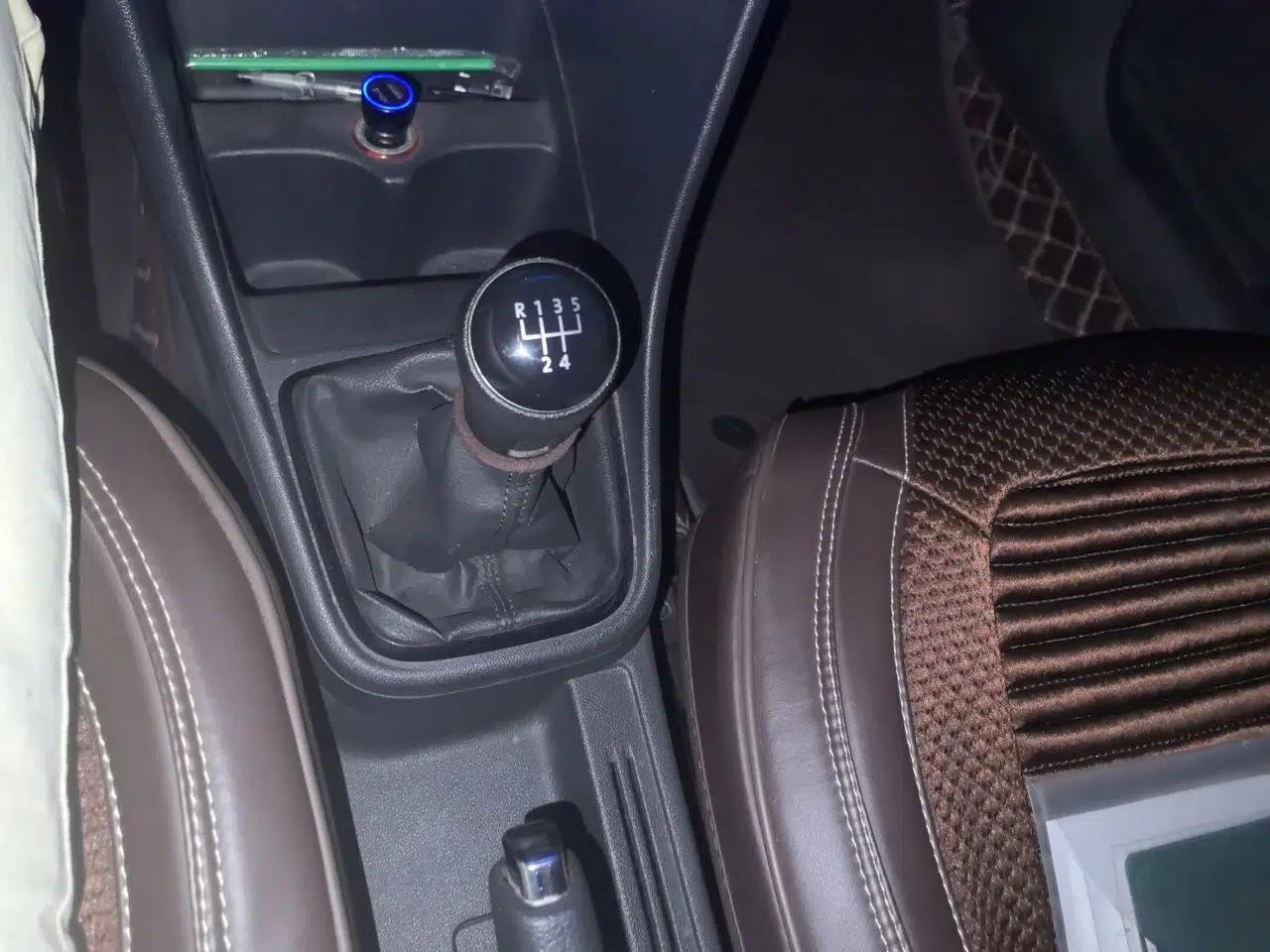 Volkswagen Santana 2015 1.4L Manual Comfort Edition — миниатюра 14