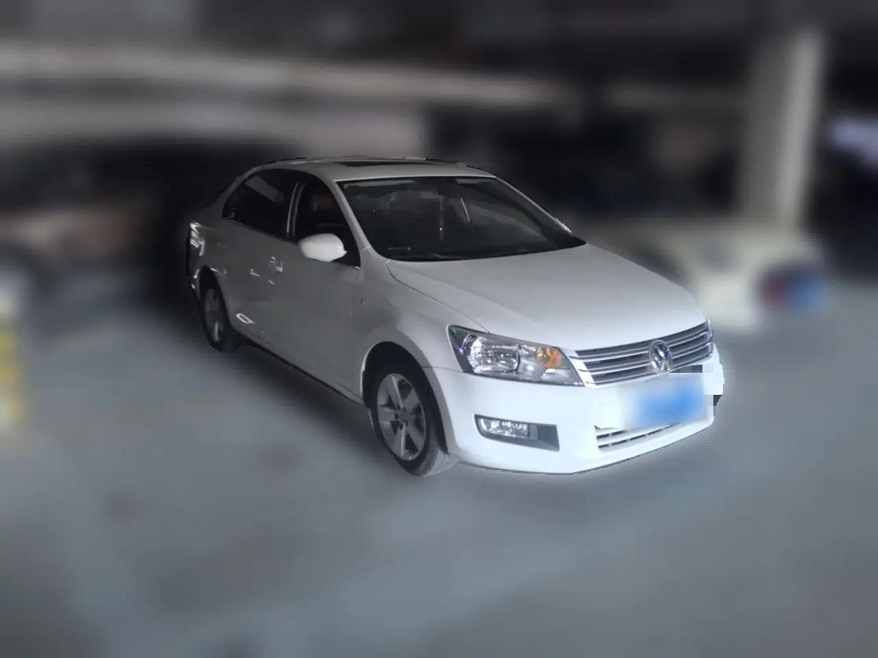 Volkswagen Santana 2015 1.4L Manual Comfort Edition — миниатюра 3