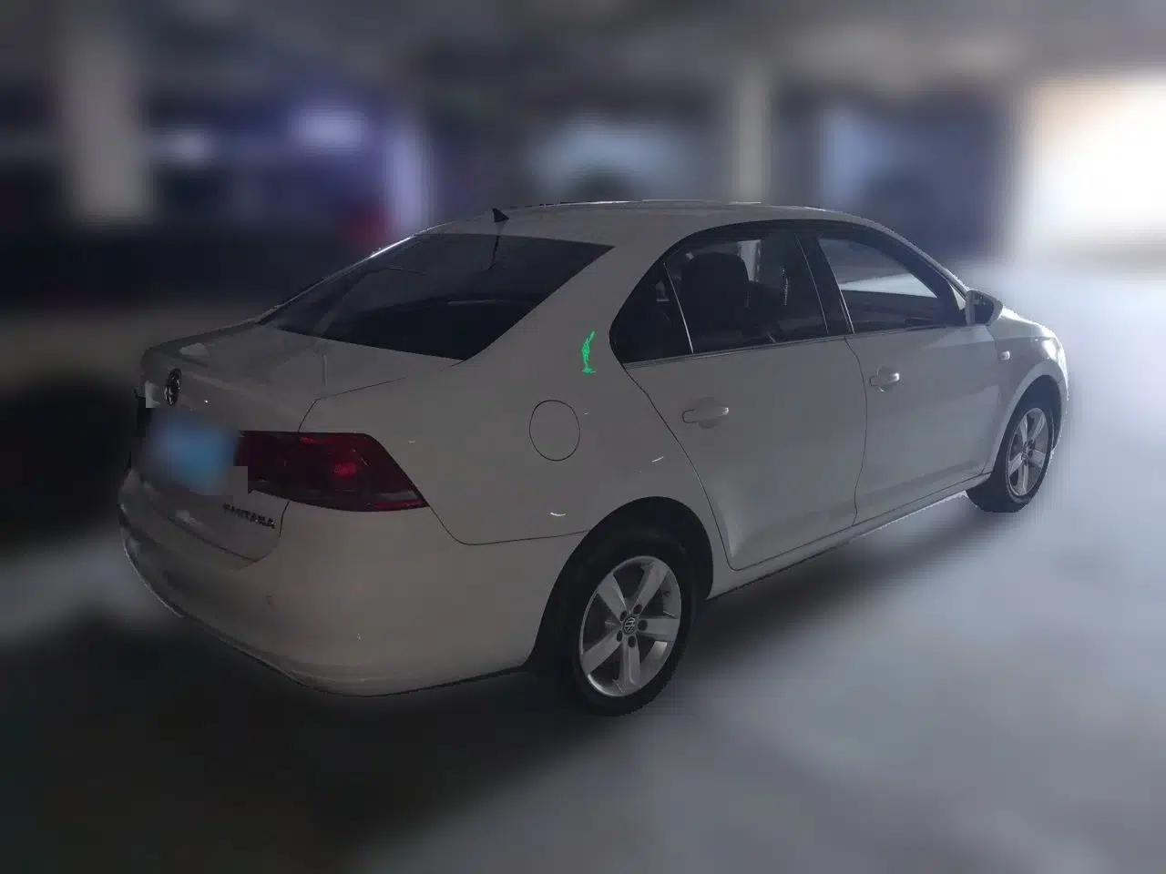 Volkswagen Santana 2015 1.4L Manual Comfort Edition — миниатюра 6