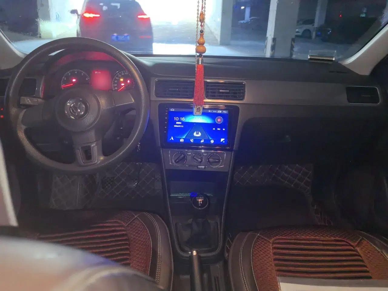 Volkswagen Santana 2015 1.4L Manual Comfort Edition — миниатюра 9