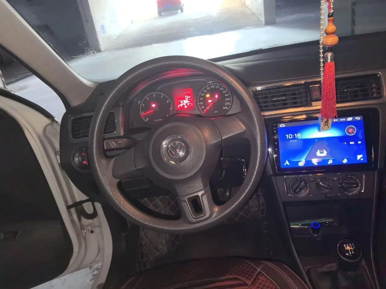 Volkswagen Santana 2015 1.4L Manual Comfort Edition — миниатюра 10