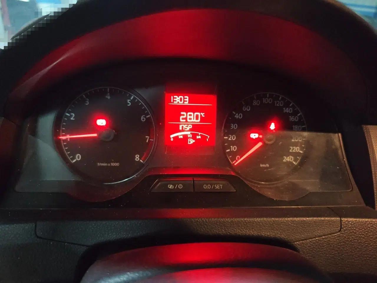 Volkswagen Santana 2015 1.4L Manual Fashion Edition — миниатюра 11