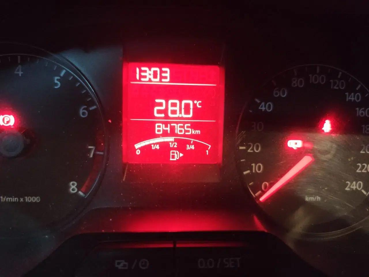 Volkswagen Santana 2015 1.4L Manual Fashion Edition — миниатюра 12