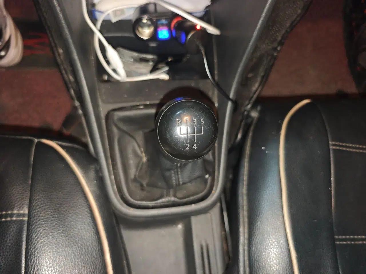 Volkswagen Santana 2015 1.4L Manual Fashion Edition — миниатюра 14