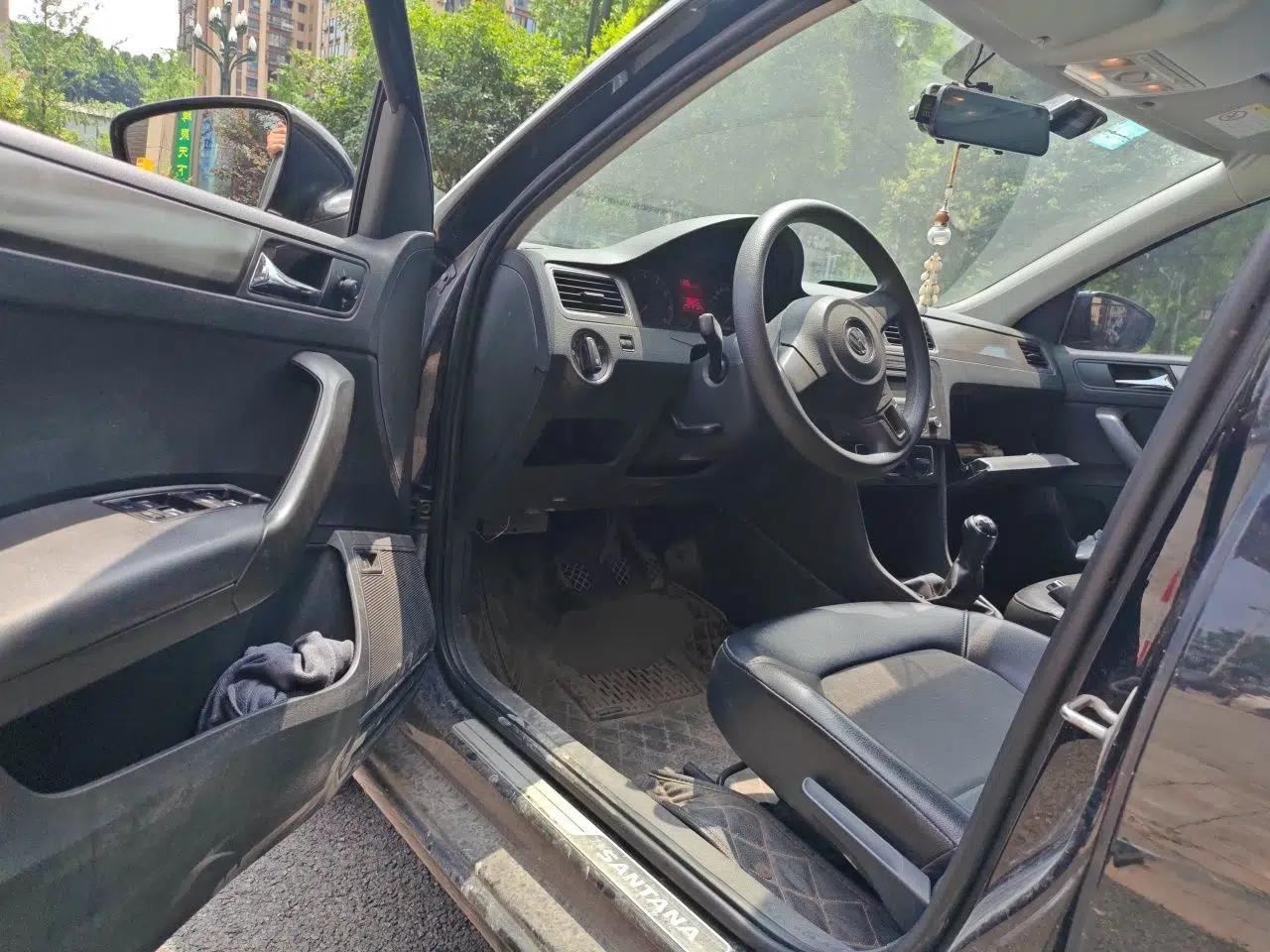 Volkswagen Santana 2015 1.4L Manual Comfort Edition — миниатюра 16
