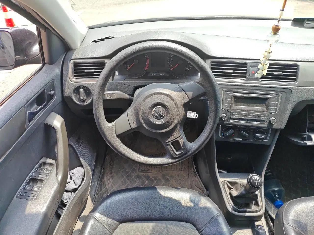 Volkswagen Santana 2015 1.4L Manual Comfort Edition — миниатюра 10