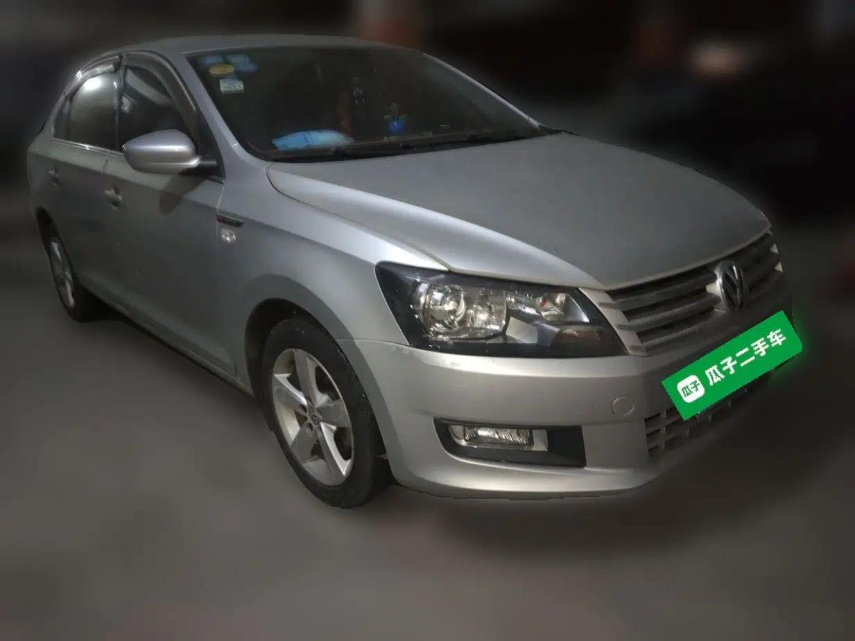 Volkswagen Santana 2015 1.6L Manual Comfort Edition — миниатюра 3