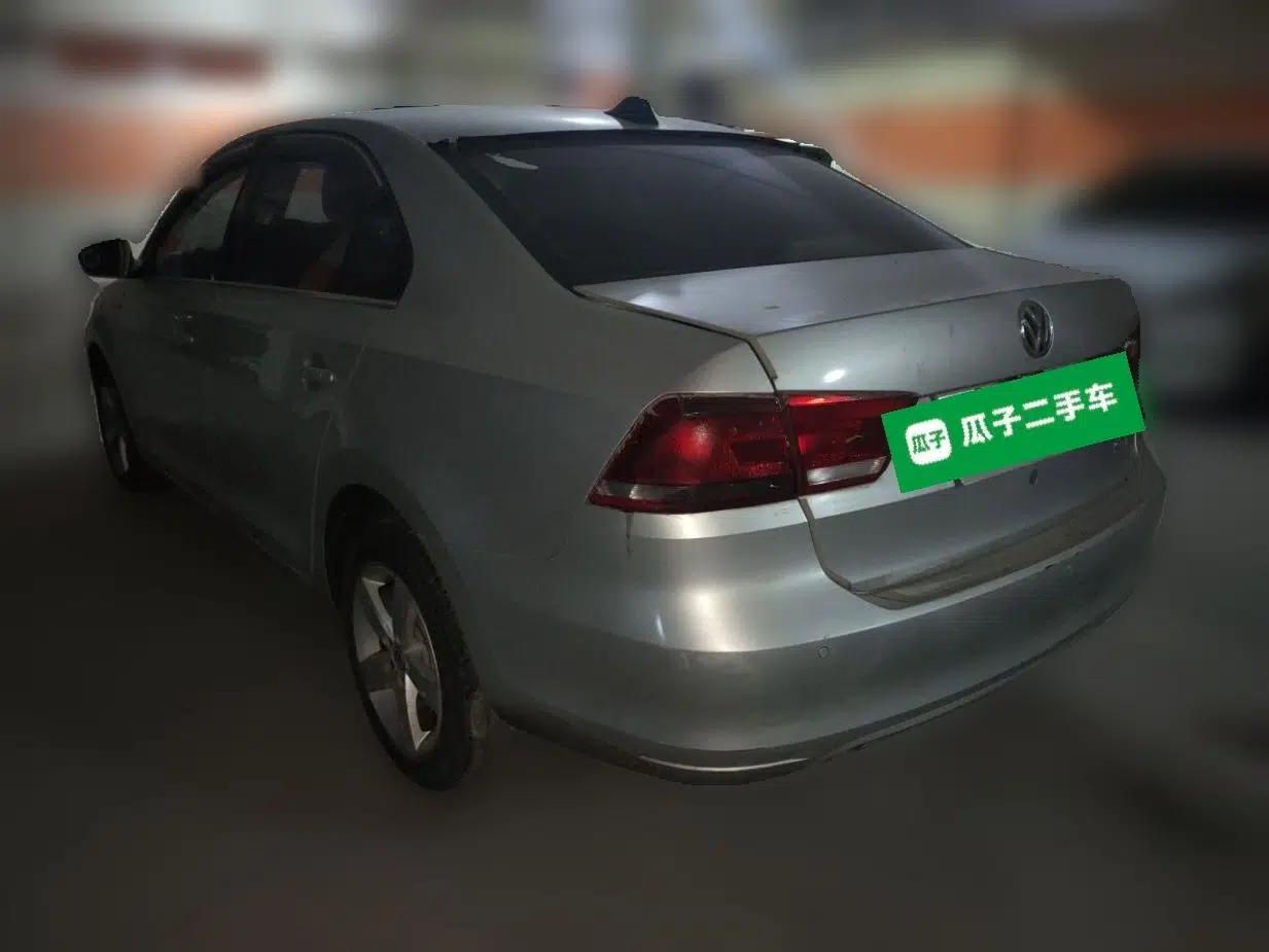 Volkswagen Santana 2015 1.6L Manual Comfort Edition — миниатюра 4