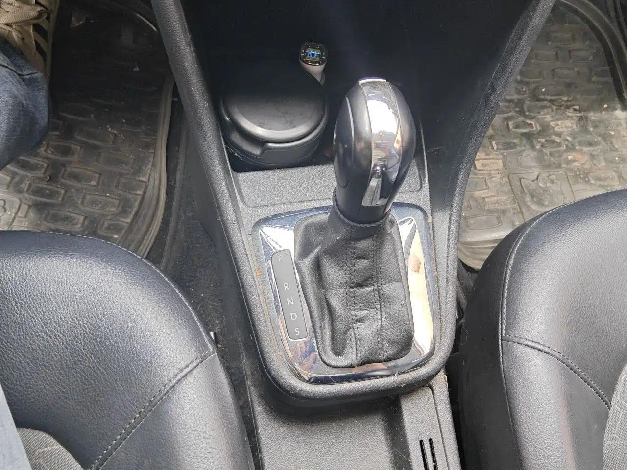 Volkswagen Santana 2013 1.6L Automatic Comfort Edition — миниатюра 14