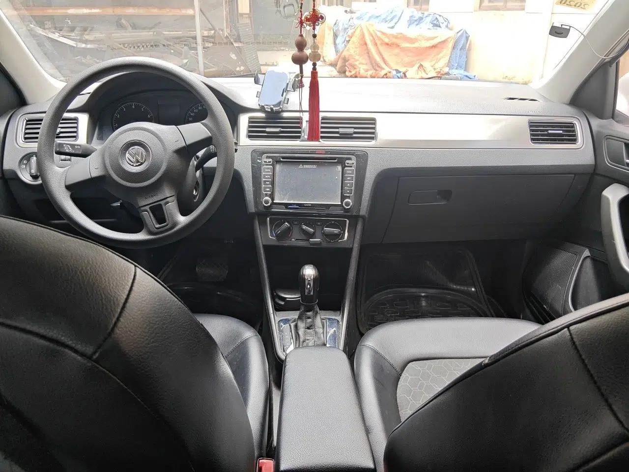 Volkswagen Santana 2013 1.6L Automatic Comfort Edition — миниатюра 9