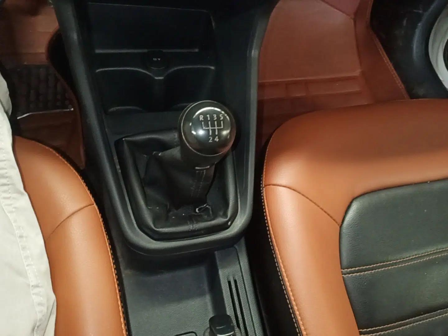 Volkswagen Santana 2016 1.6L Manual Fashion Edition — миниатюра 16