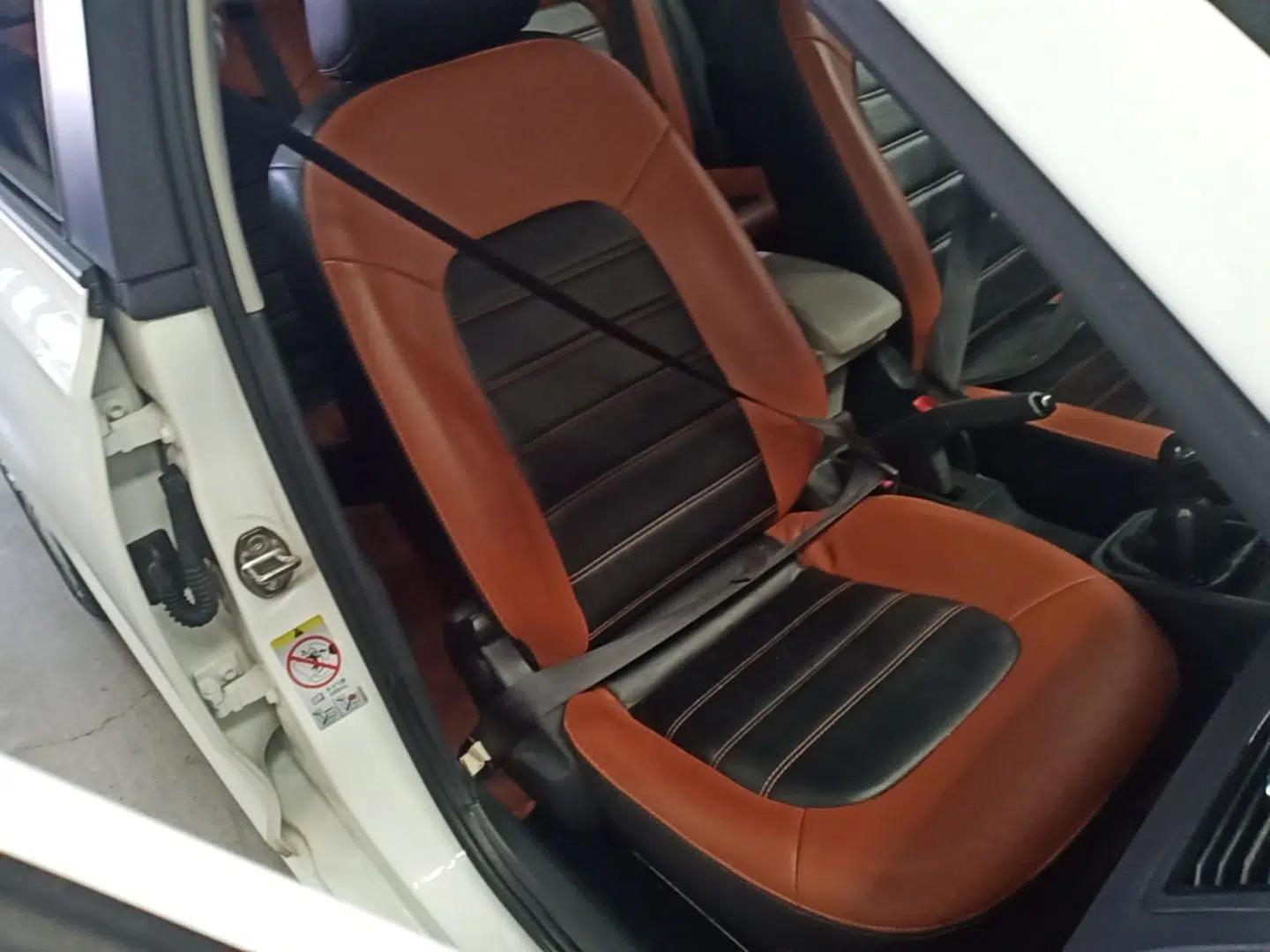 Volkswagen Santana 2016 1.6L Manual Fashion Edition — миниатюра 19